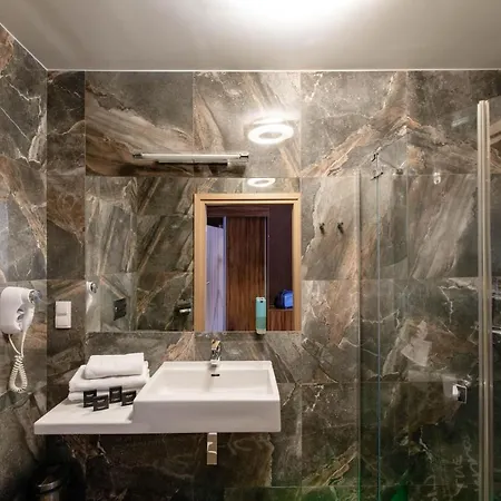 Hotel Lenart 4*