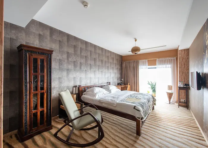 Ξενοδοχείο Lenart 4*