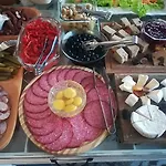 里纳特酒店 4*