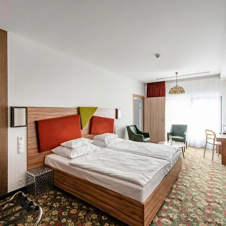 Hotel Lenart 4*